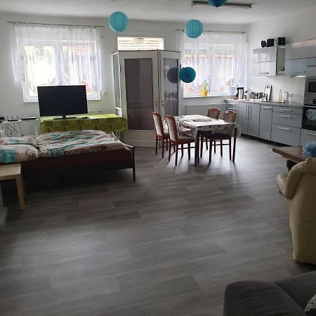 Einraum-Ferienwohnung 46M2 Eisenhuettenstadt-Diehlo Eksteriør bilde