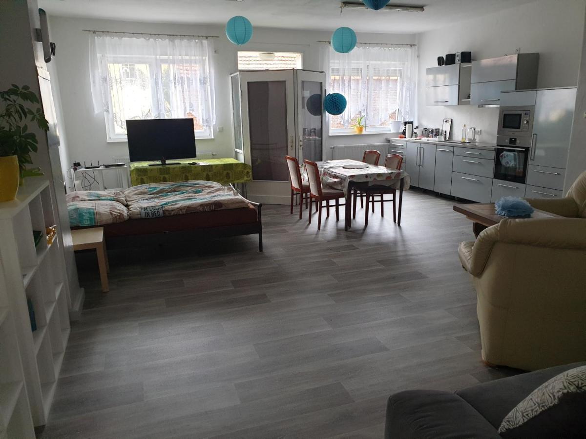 Einraum-Ferienwohnung 46M2 Eisenhuettenstadt-Diehlo Eksteriør bilde